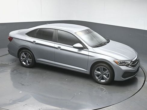 Used 2023 Volkswagen Jetta SE image 39