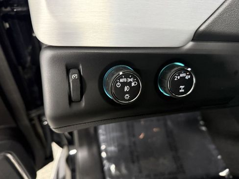 Used 2020 GMC Yukon XL SLT image 9