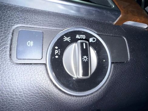 Used 2013 Mercedes-Benz GL 550 4MATIC image 18