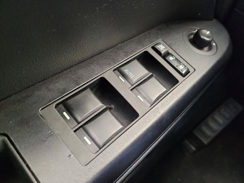 Used 2015 Jeep Compass Sport w/ Power Value Group image 27