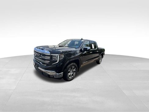 Used 2025 GMC Sierra 1500 SLT RWD image 3