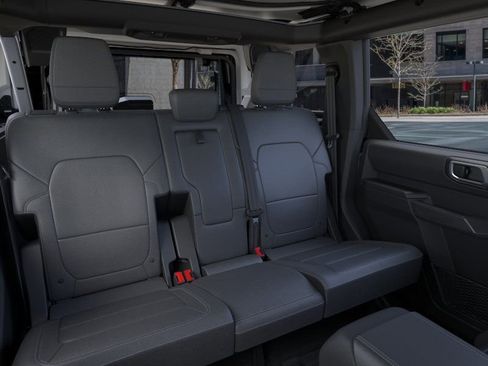 New 2026 Ford Bronco Outer Banks w/ Black Appearance Package AWD/4WD image 11