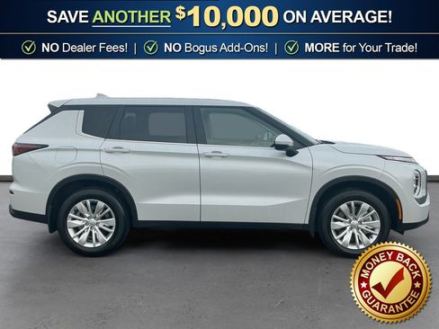 Used 2025 Mitsubishi Outlander ES image 8
