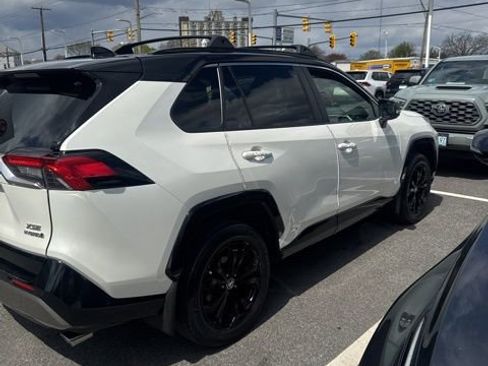 Used 2022 Toyota RAV4 XSE AWD/4WD image 5