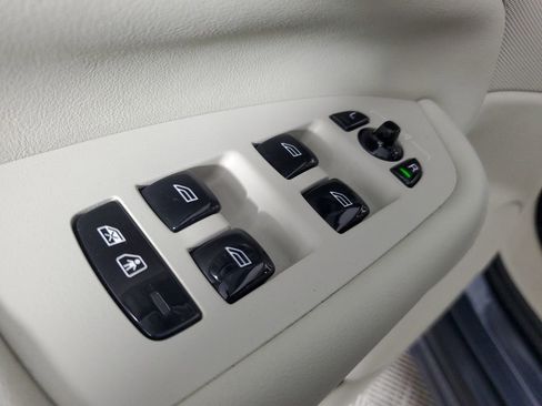 Certified 2024 Volvo XC90 T8 Ultimate w/ Lounge Package image 22