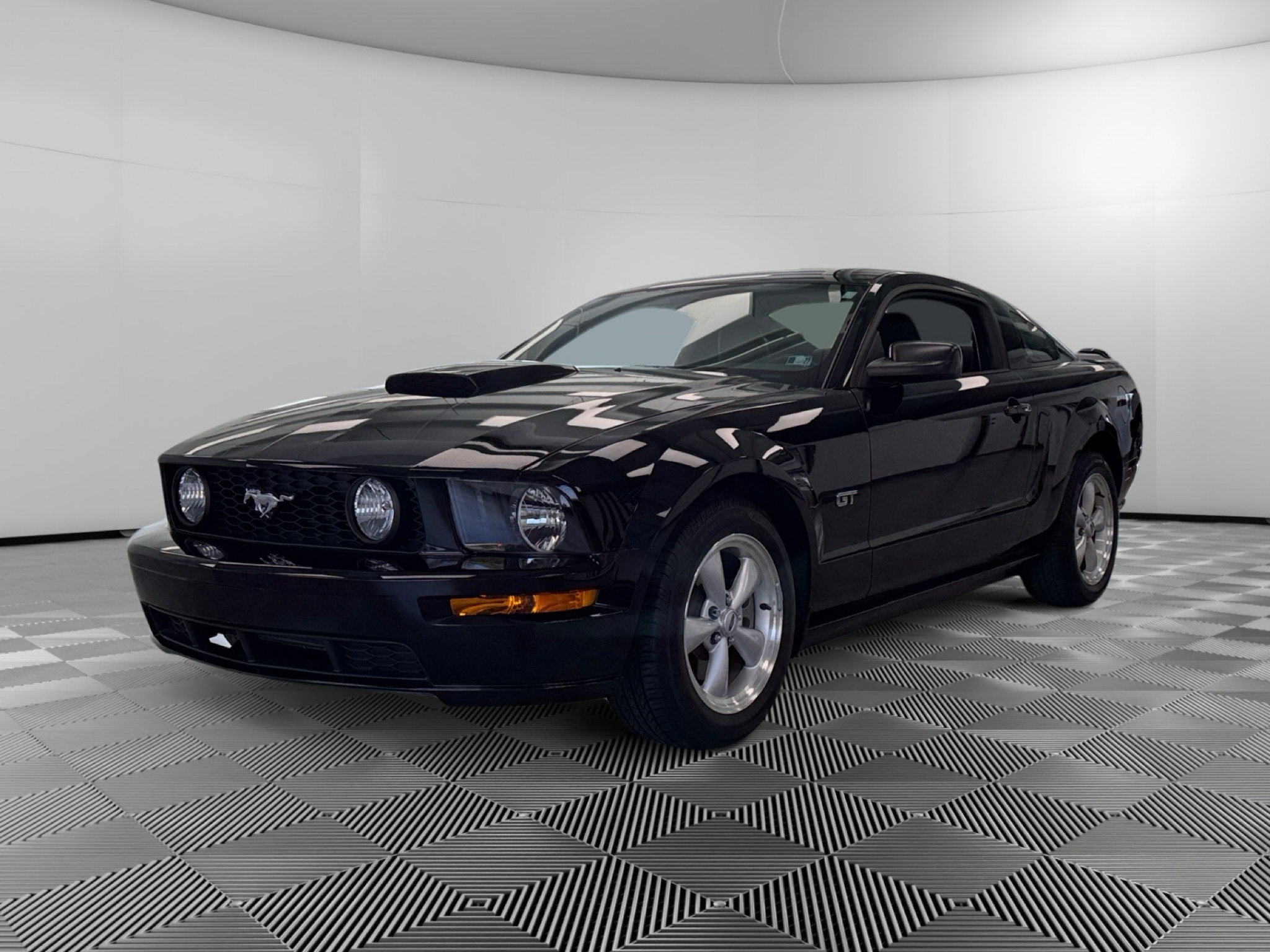 Used 2007 Ford Mustang GT RWD image 4
