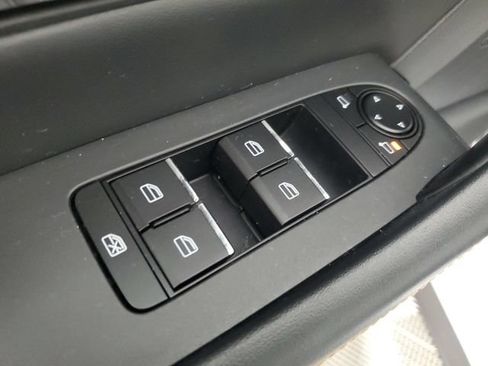 Used 2024 MAZDA CX-90 Plug-In Hybrid w/ Premium Pkg AWD/4WD image 18