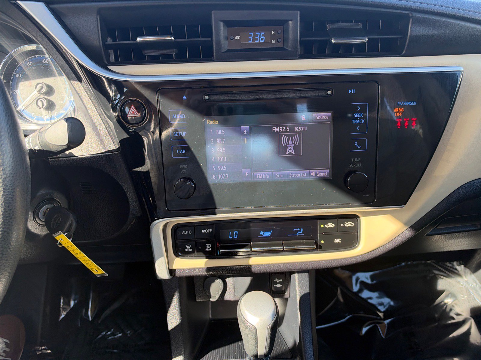 Used 2019 Toyota Corolla LE FWD image 23