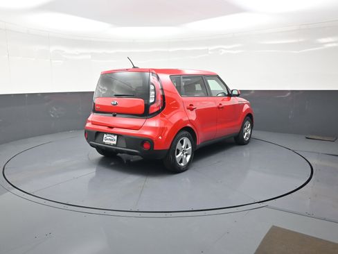 Used 2019 Kia Soul FWD image 3