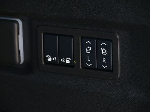 Used 2025 GMC Yukon AT4 Ultimate image 35