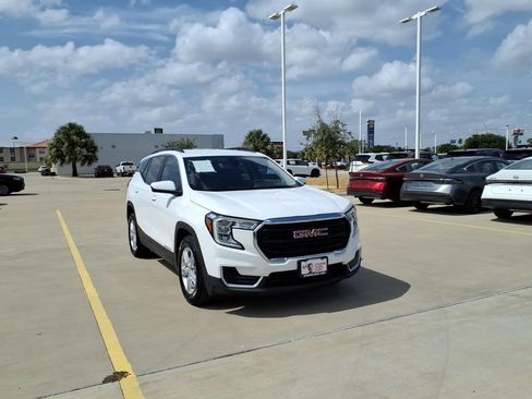 Used 2022 GMC Terrain SLE w/ Driver Convenience Package FWD image 7