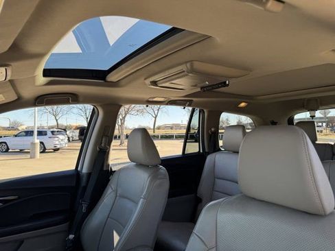 Used 2018 Honda Pilot Elite image 34