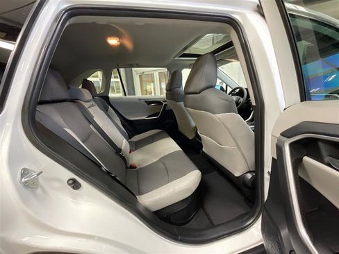 Used 2021 Toyota RAV4 XLE w/ Convenience Package image 22