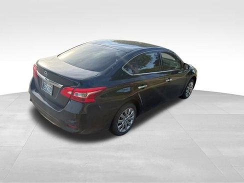 Used 2019 Nissan Sentra S FWD image 3