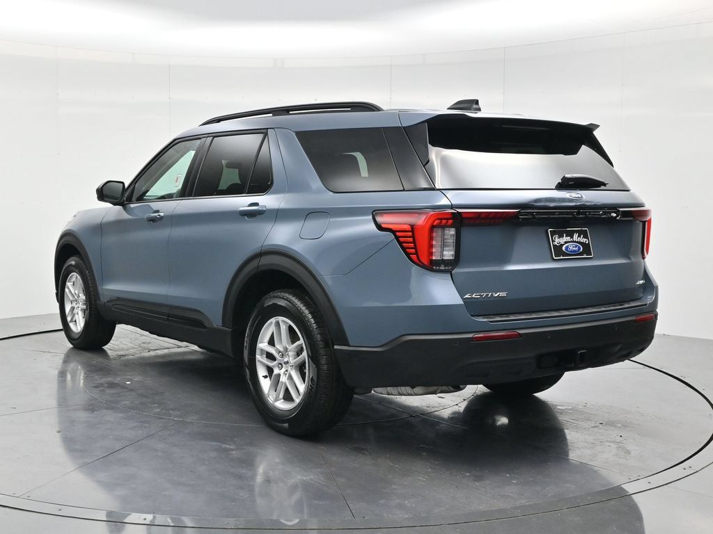 Used 2026 Ford Explorer Active AWD/4WD image 7