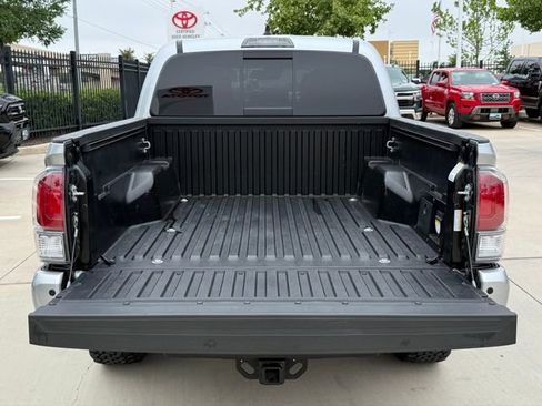 Used 2022 Toyota Tacoma TRD Sport w/ Technology Package RWD image 26