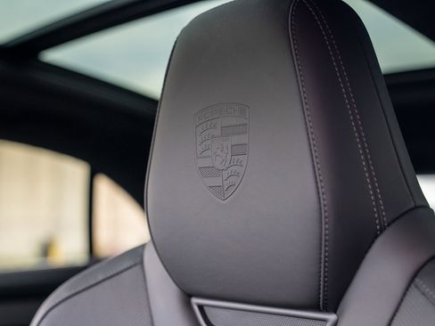 New 2025 Porsche Macan 4S Electric image 13