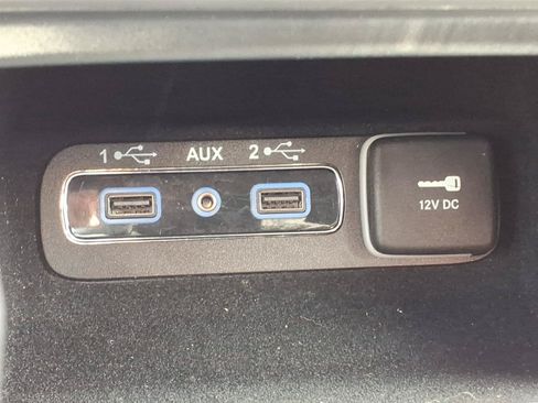 Used 2020 Jeep Grand Cherokee Laredo w/ Security & Convenience Group AWD/4WD image 17