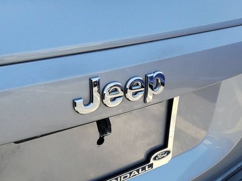Used 2017 Jeep Patriot Latitude FWD image 5