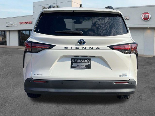 Used 2021 Toyota Sienna XLE FWD image 6