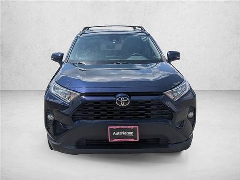 Used 2020 Toyota RAV4 XLE FWD image 2