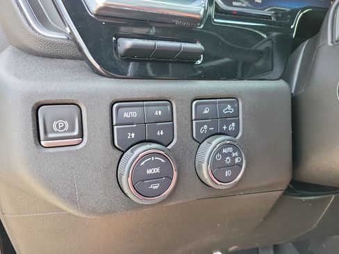 Used 2023 Chevrolet Silverado 1500 High Country w/ Technology Package AWD/4WD image 16