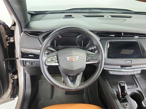 Used 2022 Cadillac XT4 Premium Luxury w/ Enhanced Visibility Package AWD/4WD image 13