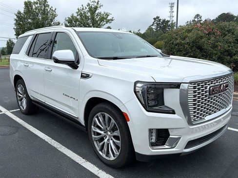 Used 2021 GMC Yukon Denali w/ Denali Ultimate Package AWD/4WD image 2