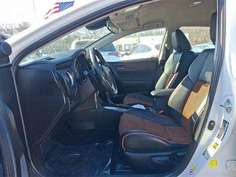 Used 2019 Toyota Corolla SE image 15