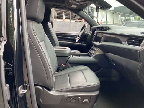 Used 2024 GMC Yukon Denali w/ Denali Reserve Package AWD/4WD image 18