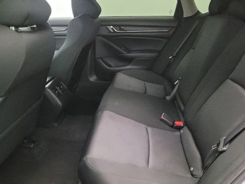 Used 2018 Honda Accord EX image 18