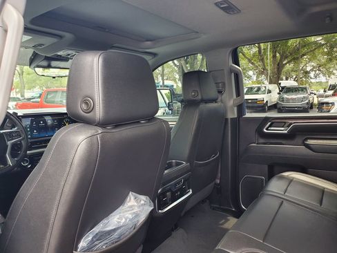 Used 2025 Chevrolet Silverado 2500 LTZ w/ LTZ Premium Package AWD/4WD image 10