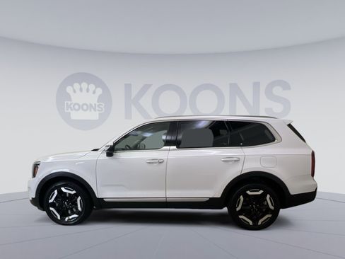 Used 2023 Kia Telluride S image 2