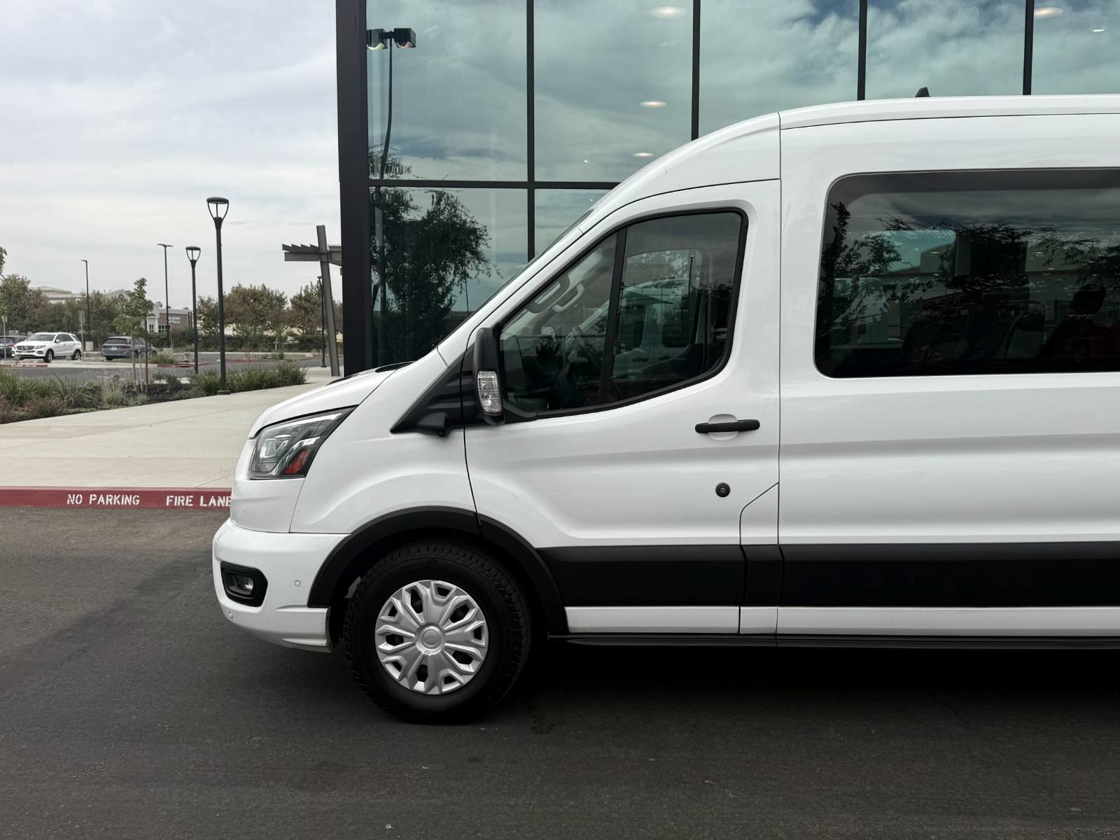 Used 2023 Ford Transit 350 XLT RWD image 11