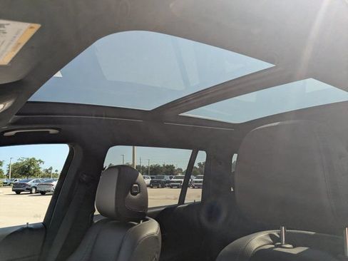 Used 2022 Mercedes-Benz GLS 450 4MATIC image 25