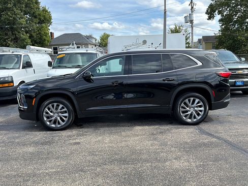 Used 2025 Buick Enclave Preferred AWD/4WD image 4