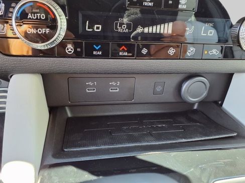 New 2025 Mitsubishi Outlander SEL image 22