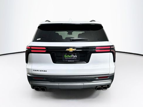 Used 2025 Chevrolet Traverse LT FWD image 7