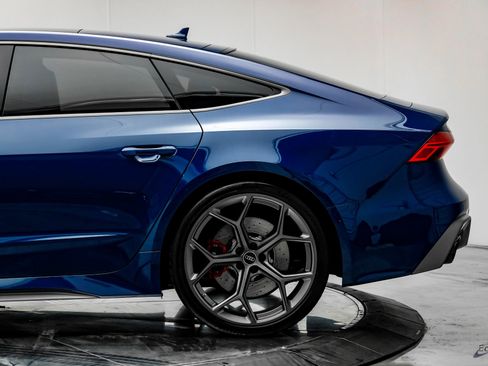 Used 2024 Audi RS 7 Performance w/ Executive Package image 7