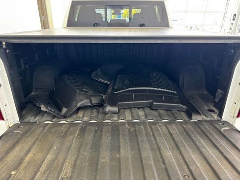 Used 2022 Chevrolet Silverado 1500 LT image 40