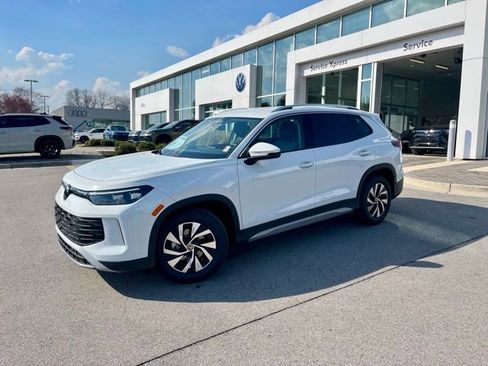 New 2026 Volkswagen Tiguan S FWD image 1