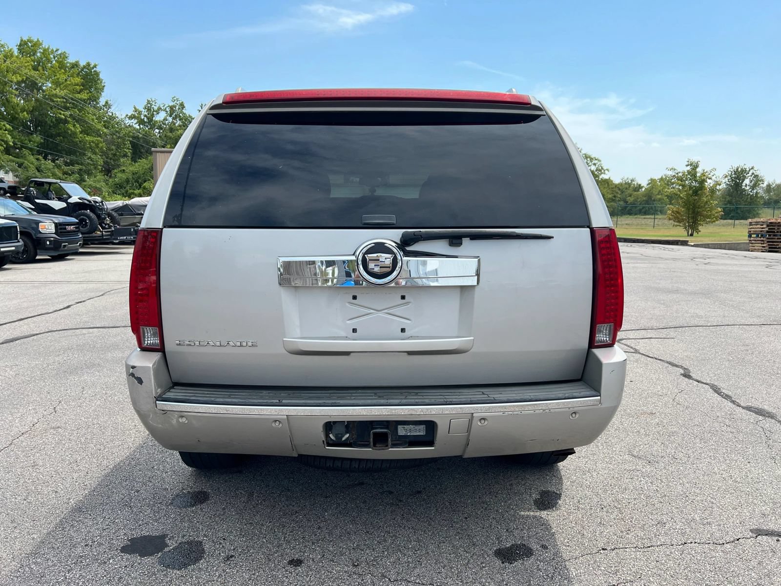 Used 2007 Cadillac Escalade AWD w/ Climate Package image 4