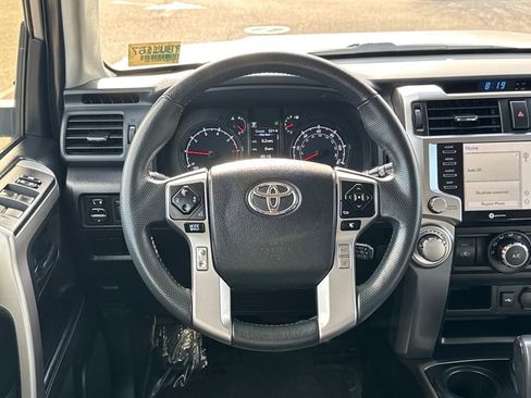 Used 2022 Toyota 4Runner SR5 Premium image 14