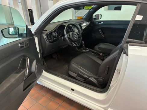 Used 2018 Volkswagen Beetle 2.0T S w/ Style & Comfort Package For S image 8