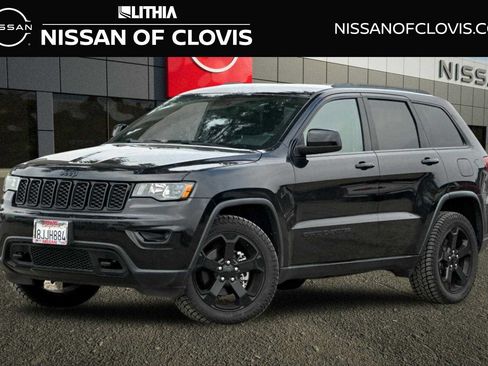 Used 2019 Jeep Grand Cherokee Laredo image 1