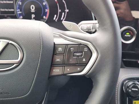 Used 2025 Lexus NX 250 FWD w/ Towing Package (2000 Lbs) image 28