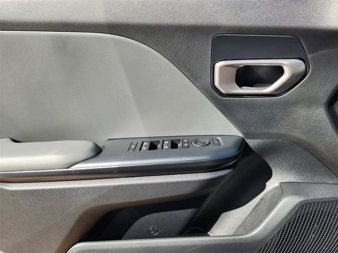 New 2025 Kia K4 LXS image 16