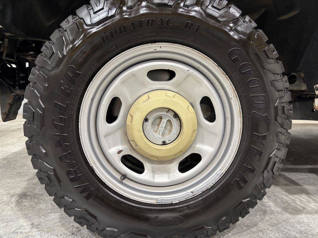 Used 2015 Ford F250 XL w/ Camper Package AWD/4WD image 26