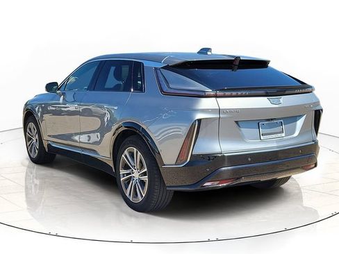 Certified 2024 Cadillac Lyriq Luxury AWD/4WD image 4