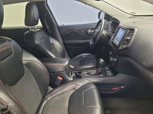 Used 2020 Jeep Cherokee Trailhawk AWD/4WD image 21